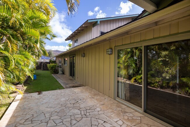 Building Photo - 6969 Niumalu Loop