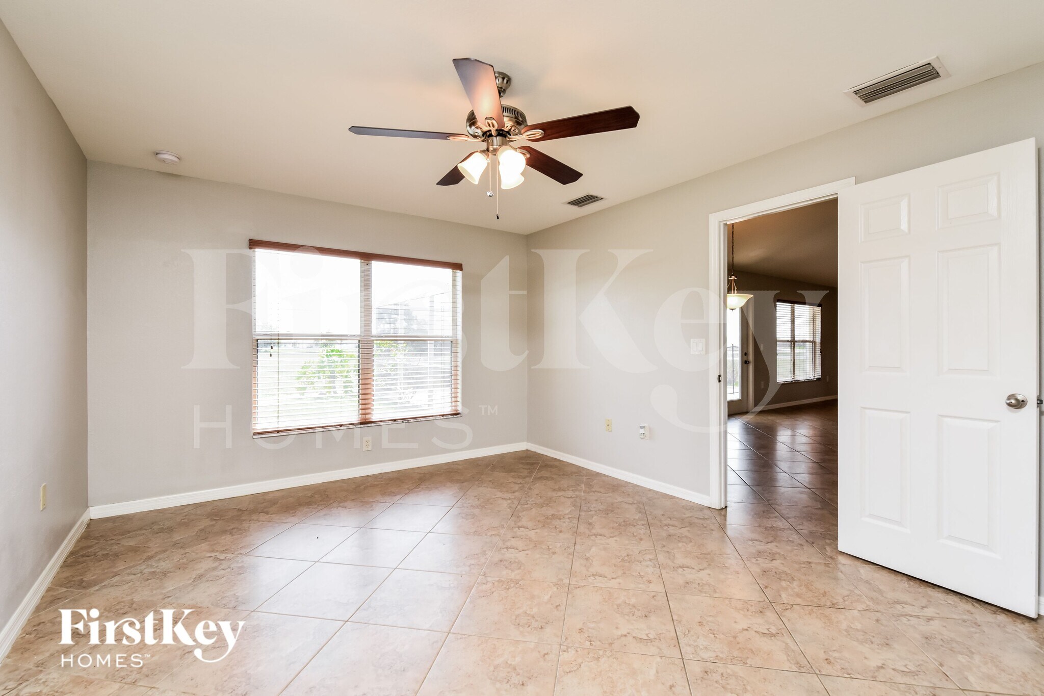 Building Photo - 1003 NW 8th Pl