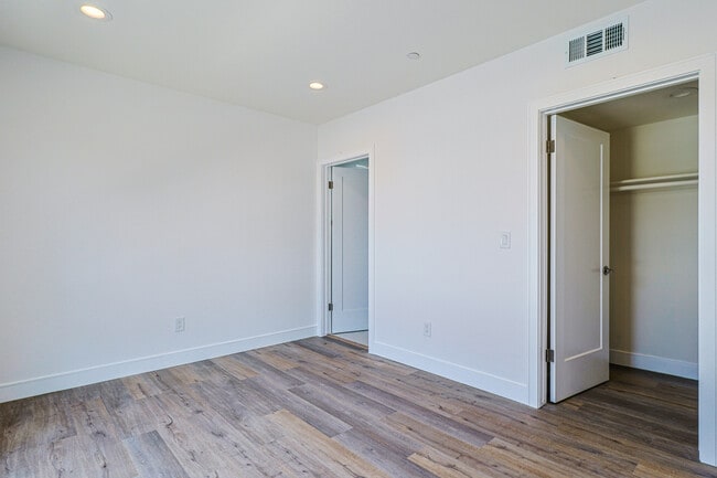 Building Photo - 5932 Lemp Ave