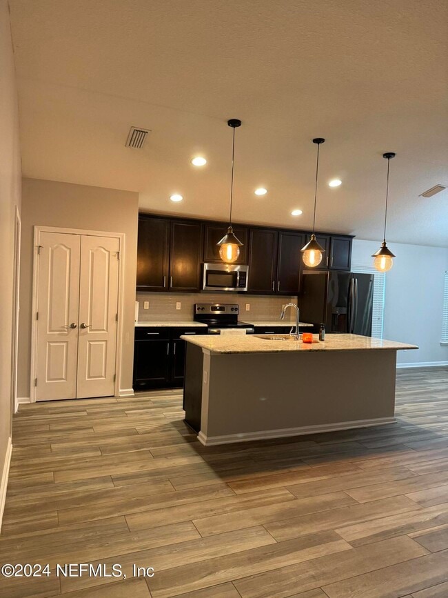Building Photo - 94267 Woodbrier Cir