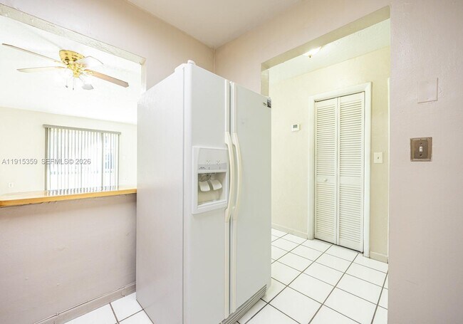 Building Photo - 1225 W 35th St