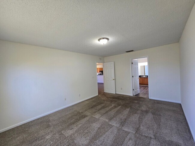 Building Photo - Westchase Manor – 3/2 SF Home Voucher Prog...