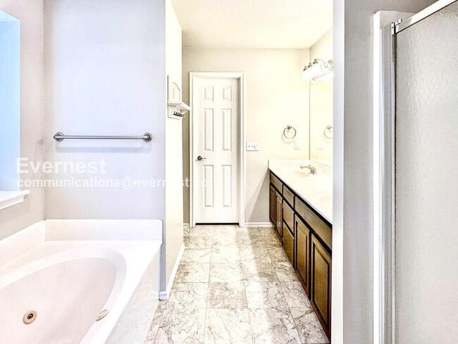 Building Photo - 13324 East 75th St N