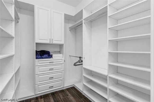 Building Photo - 9264 Glenforest Dr