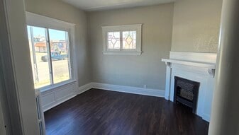 Living Room - 531 Broadway St