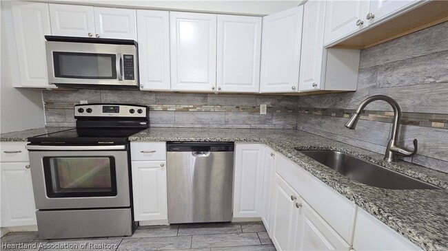 Building Photo - 1552 Cedarbrook St