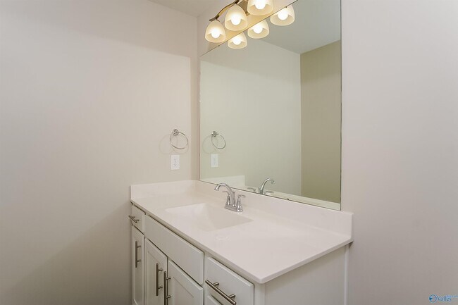 Building Photo - 117 Holly Fern Dr.