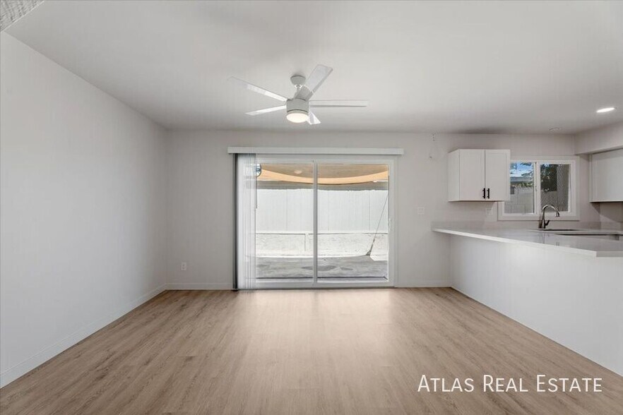 Building Photo - 3807 S Mill Ave