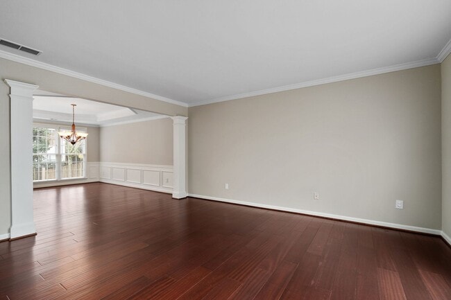 Building Photo - Spacious 4-Bedroom Two-Story Home in Dunwo...