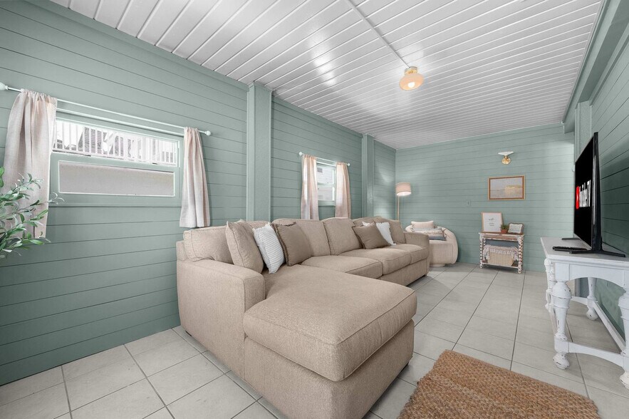 Building Photo - 108 Zamora St