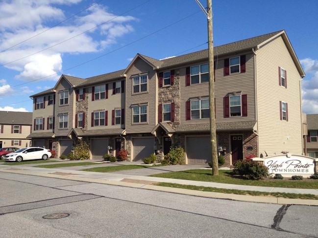 Building Photo - High Pointe Townhomes