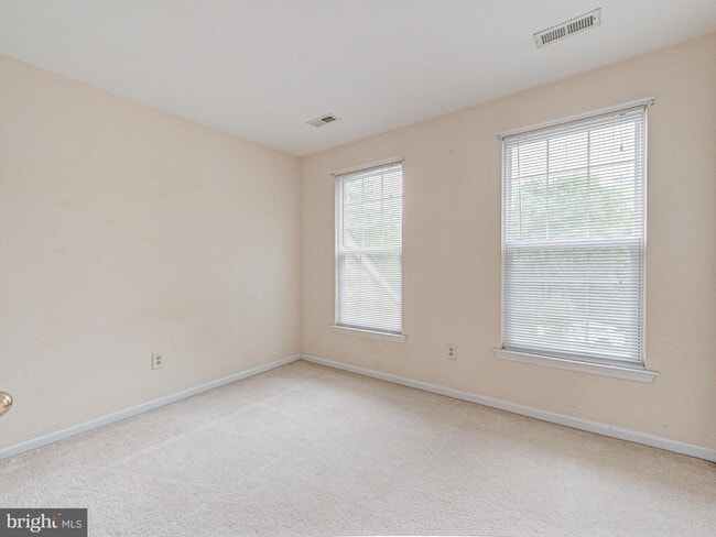 Building Photo - 817 Santmyer Dr SE