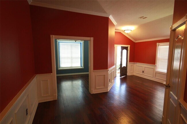 Building Photo - 1306 Colonial Manor Dr