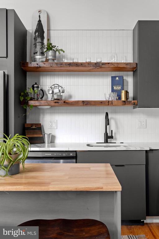 Building Photo - 1221 4 St