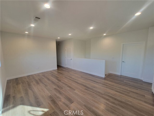 Building Photo - 7334 Vineland Ave