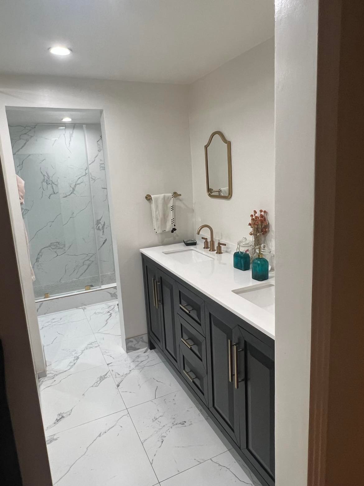 Building Photo - 6752 Hillpark Dr