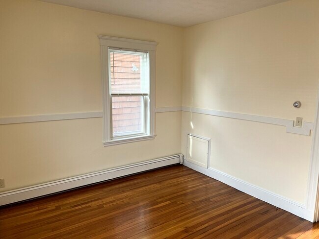 Building Photo - 31 Cutler St