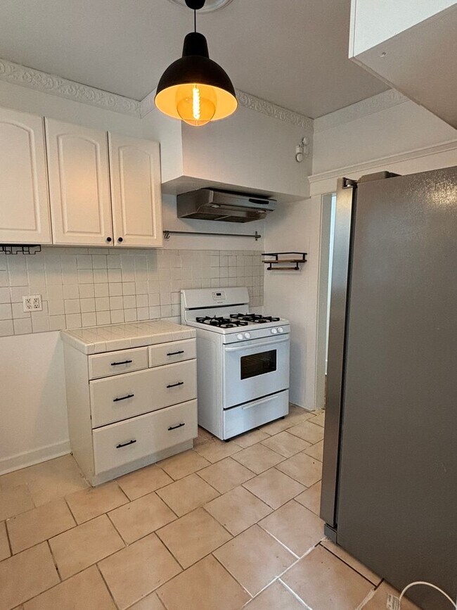 Building Photo - Beautiful 2 Bedroom 1 Bath available now in Long Beach