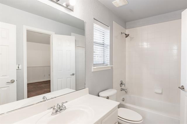 Building Photo - 2728 Breezy Point Ln
