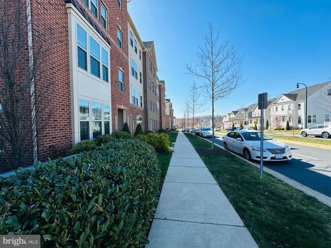 Building Photo - 22045 Broadway Ave