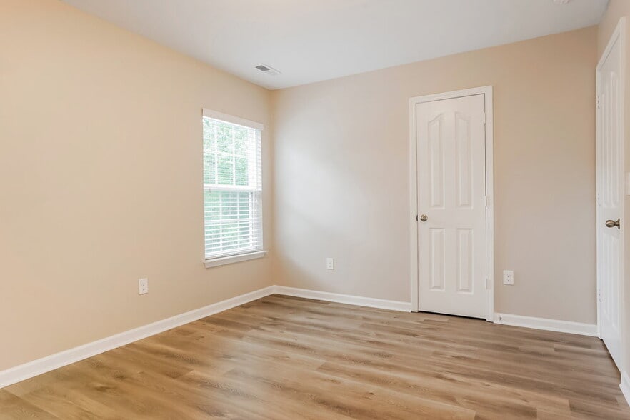 Building Photo - 8012 Spiderlily Ct