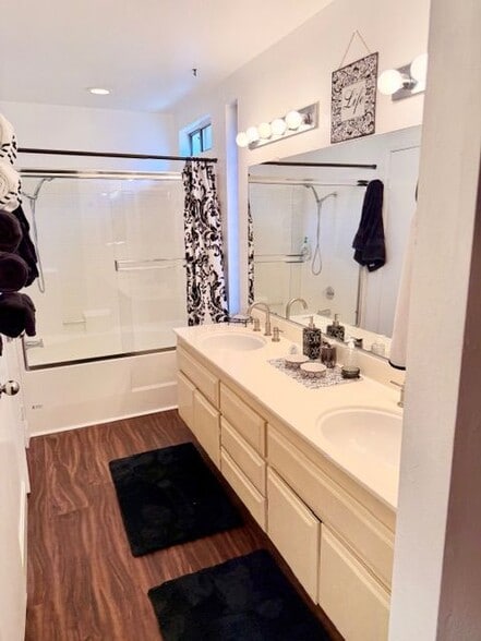 Building Photo - 6736 Foxhall Ct