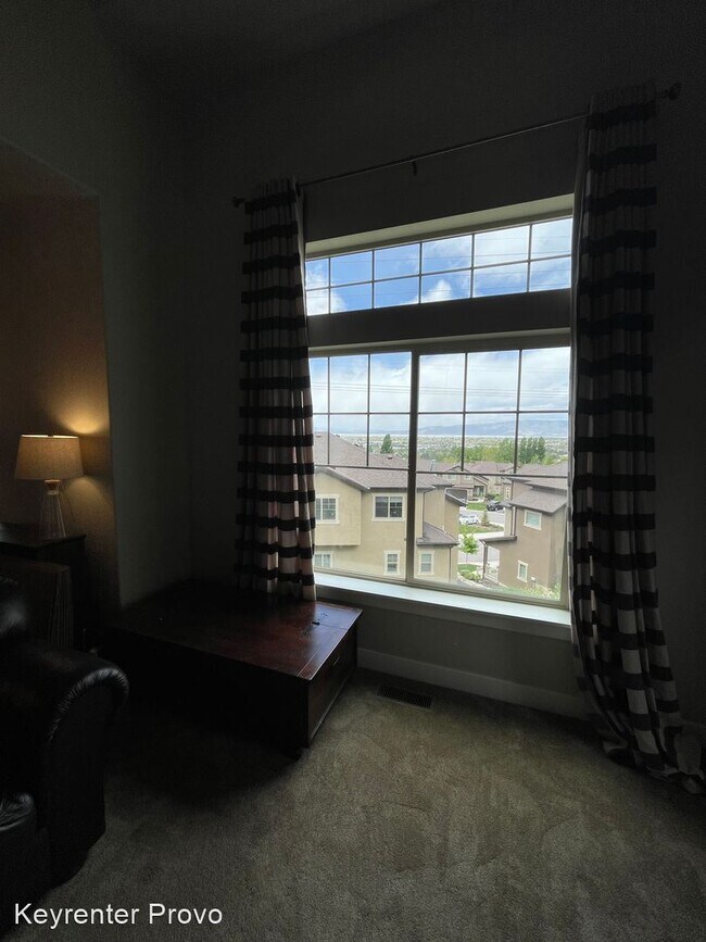 Building Photo - 4 br, 3.5 bath House - 876 s Aspen Loop