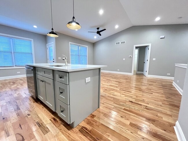 Building Photo - 724 Mallard Dr