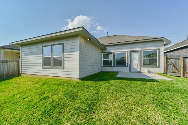Building Photo - 13030 Laura Lake Dr