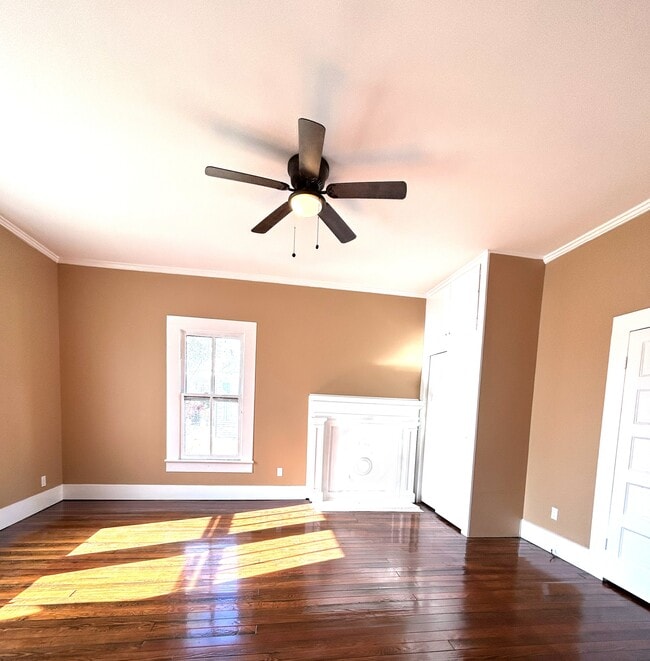 Building Photo - 216 Singleton Ave