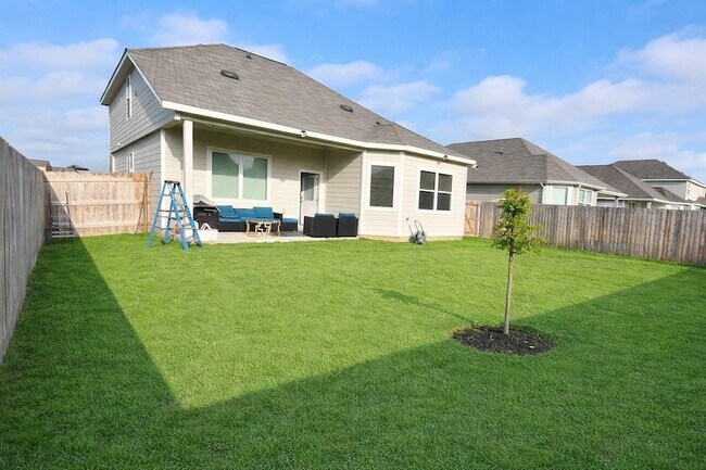 Building Photo - 9824 Dynamics Dr