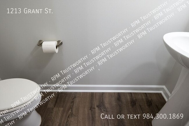 Building Photo - 1213 Grant St