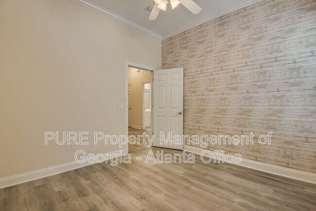 Building Photo - 2425 River Birch Dr