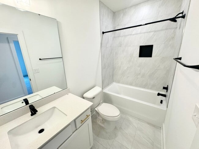 Building Photo - Beautiful NEW 2-Bed, 2- Bath Apartment in Rock Hill!