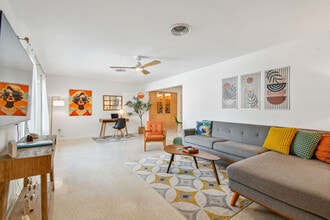 Building Photo - 3415 Fair Oaks Pl