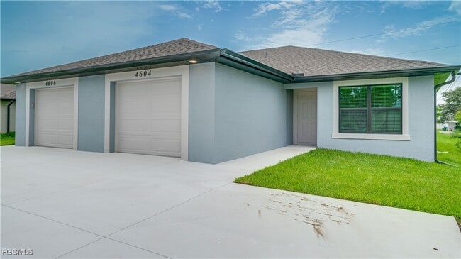 Building Photo - 4604 SW 8th Ct