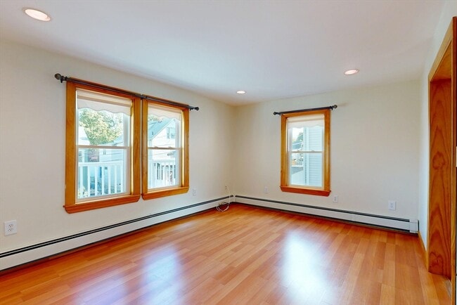 Building Photo - 58 Teel St