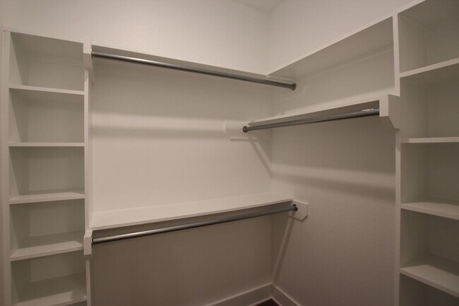 Building Photo - COMING SOON! Luxury 3 Bedroom 2 Bath Townh...