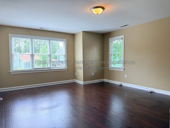 Building Photo - 616 Lake Artesia Ln