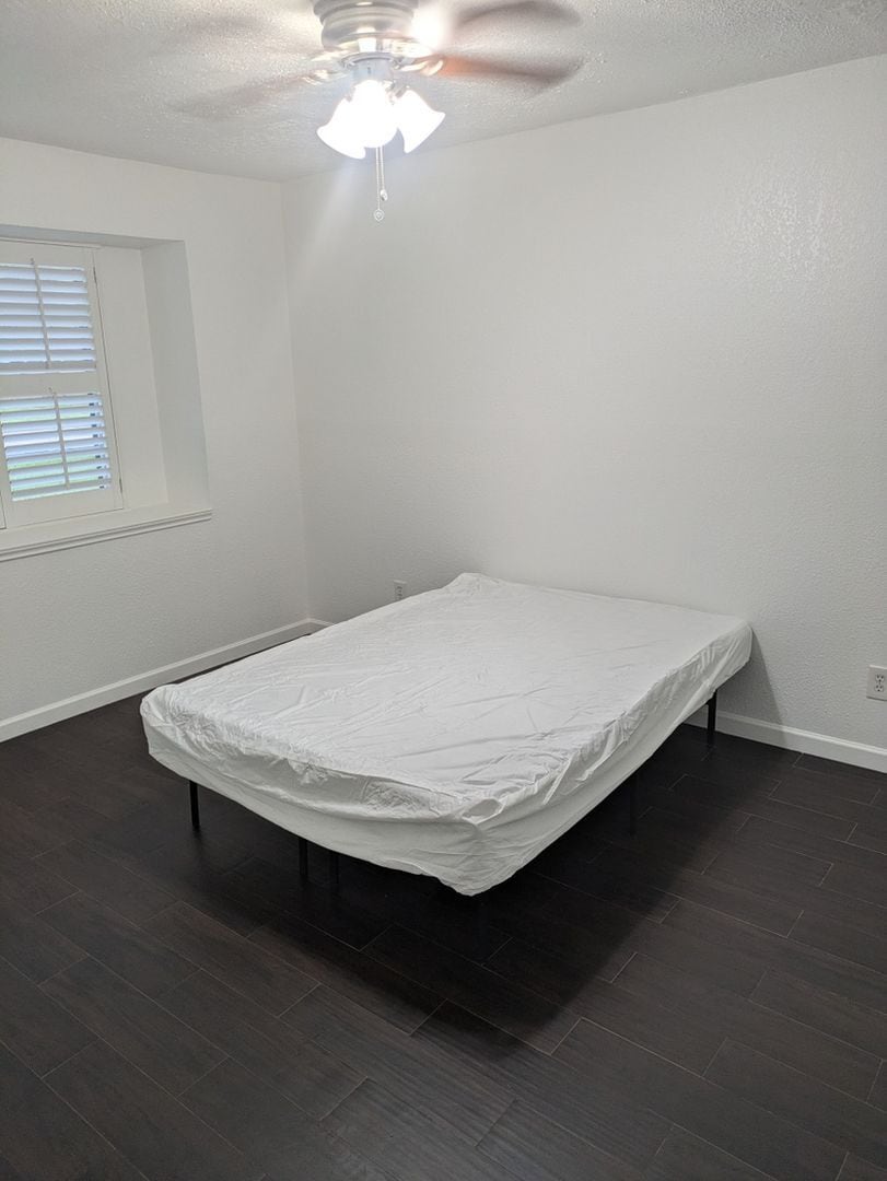 Building Photo - 11127 Sageview Dr