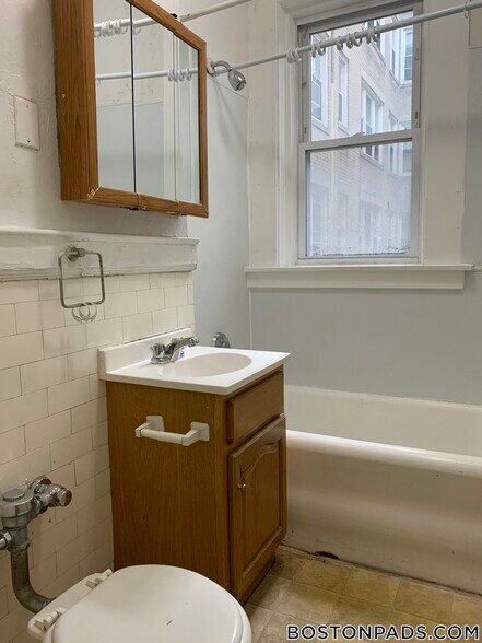 Building Photo - 1171 Boylston St