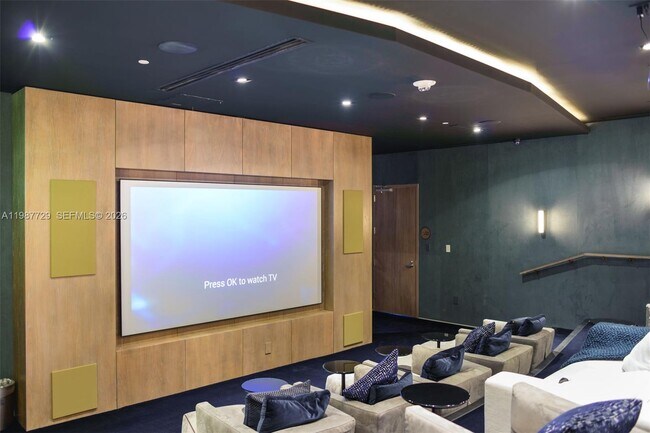 Building Photo - 650 NE 32nd St