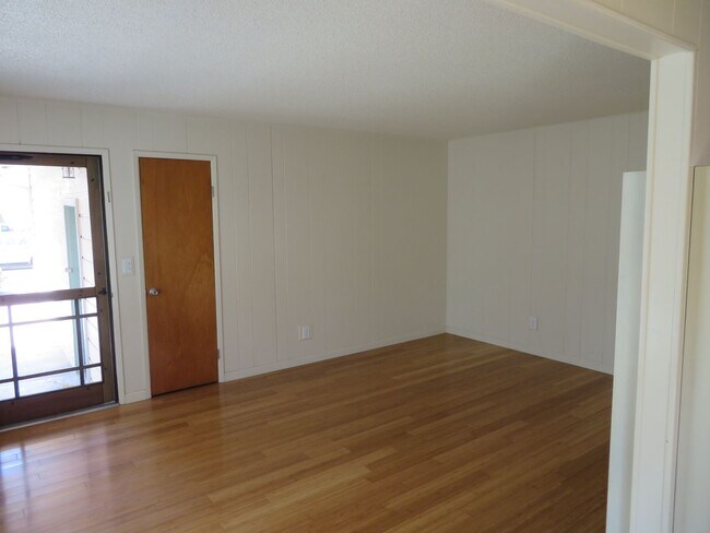 Building Photo - 2 bed 1 bath house in the Capitola jewel box
