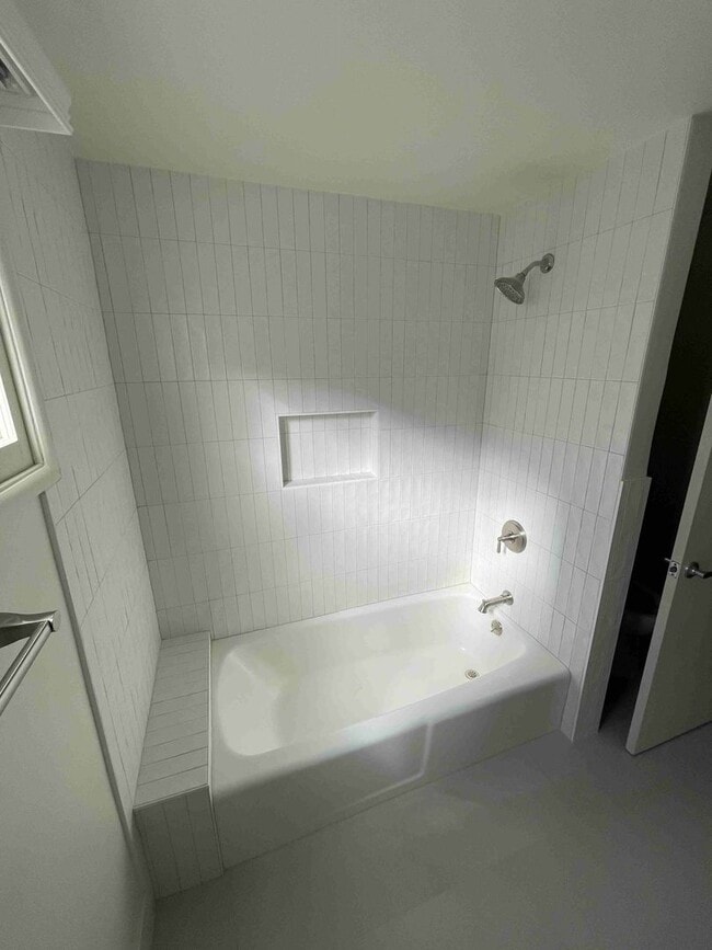 Building Photo - COMPLETELY REMODELED WOODLAND HILLS POOL HOME!