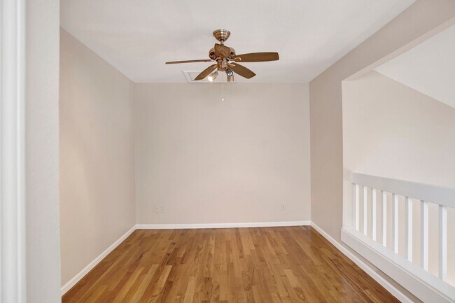 Building Photo - One Bedroom Condo with Loft, One-car Garag...