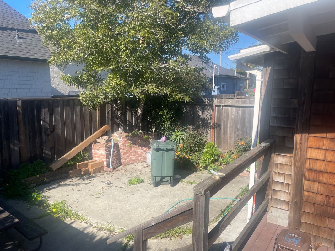 Building Photo - 315 Cypress Ave