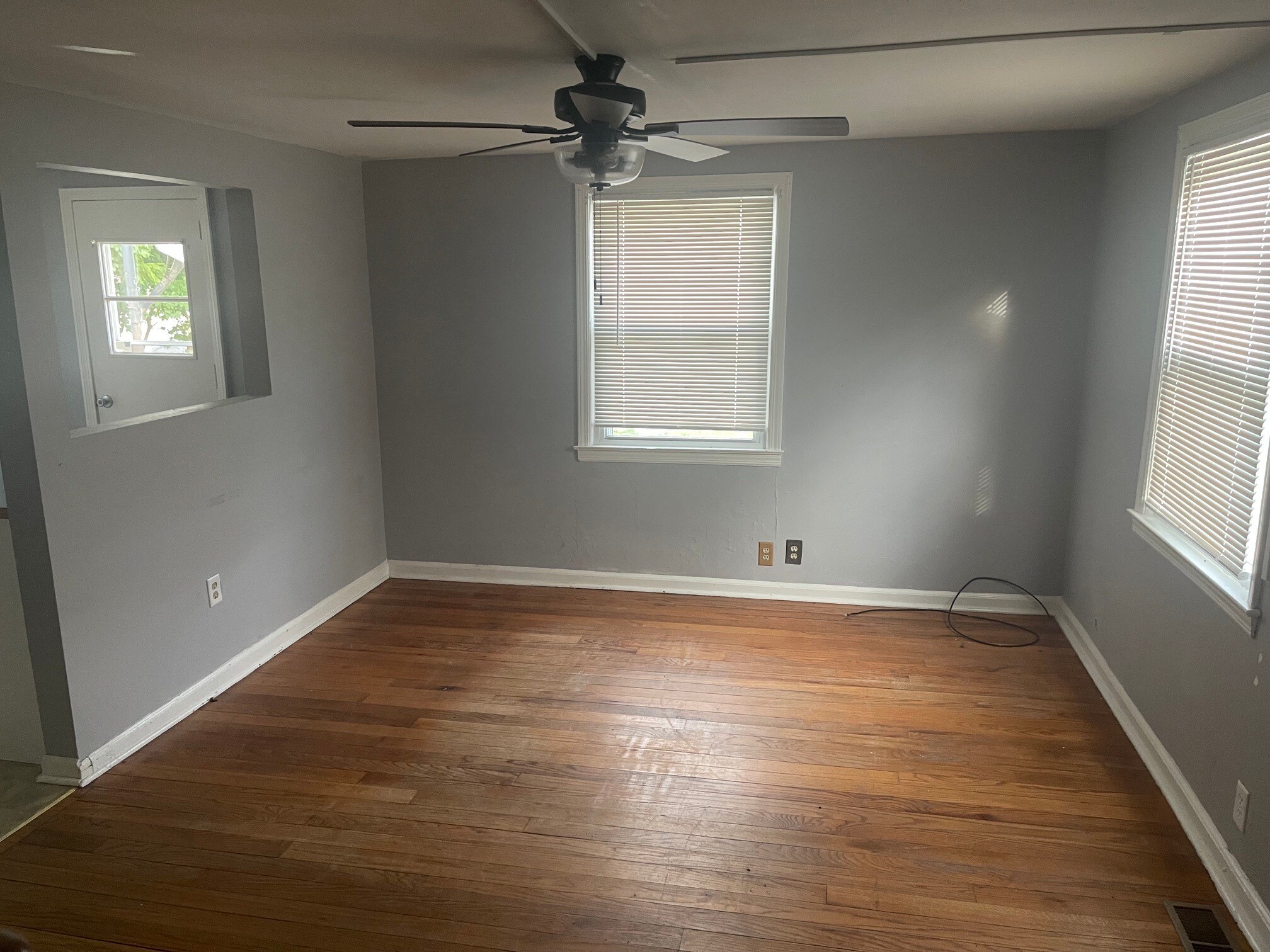 Building Photo - 293 N Hoadley St