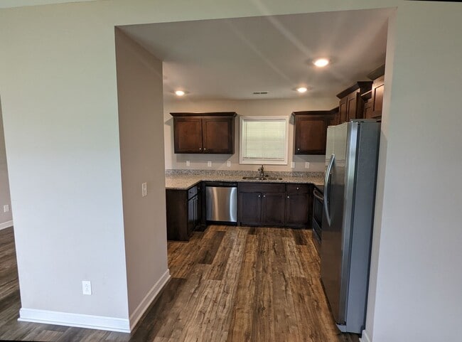 Building Photo - 3B/2BA With 2 car garage, Large Bonus Room...