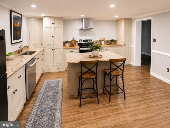 Building Photo - 216 Stern Cove