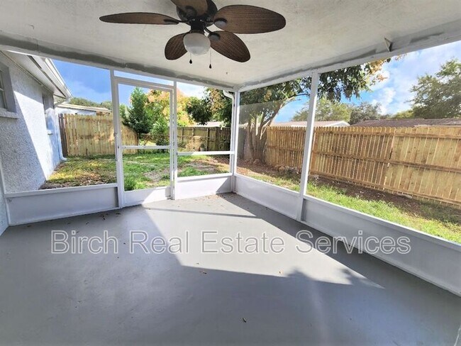 Building Photo - 5304 Penguin Dr